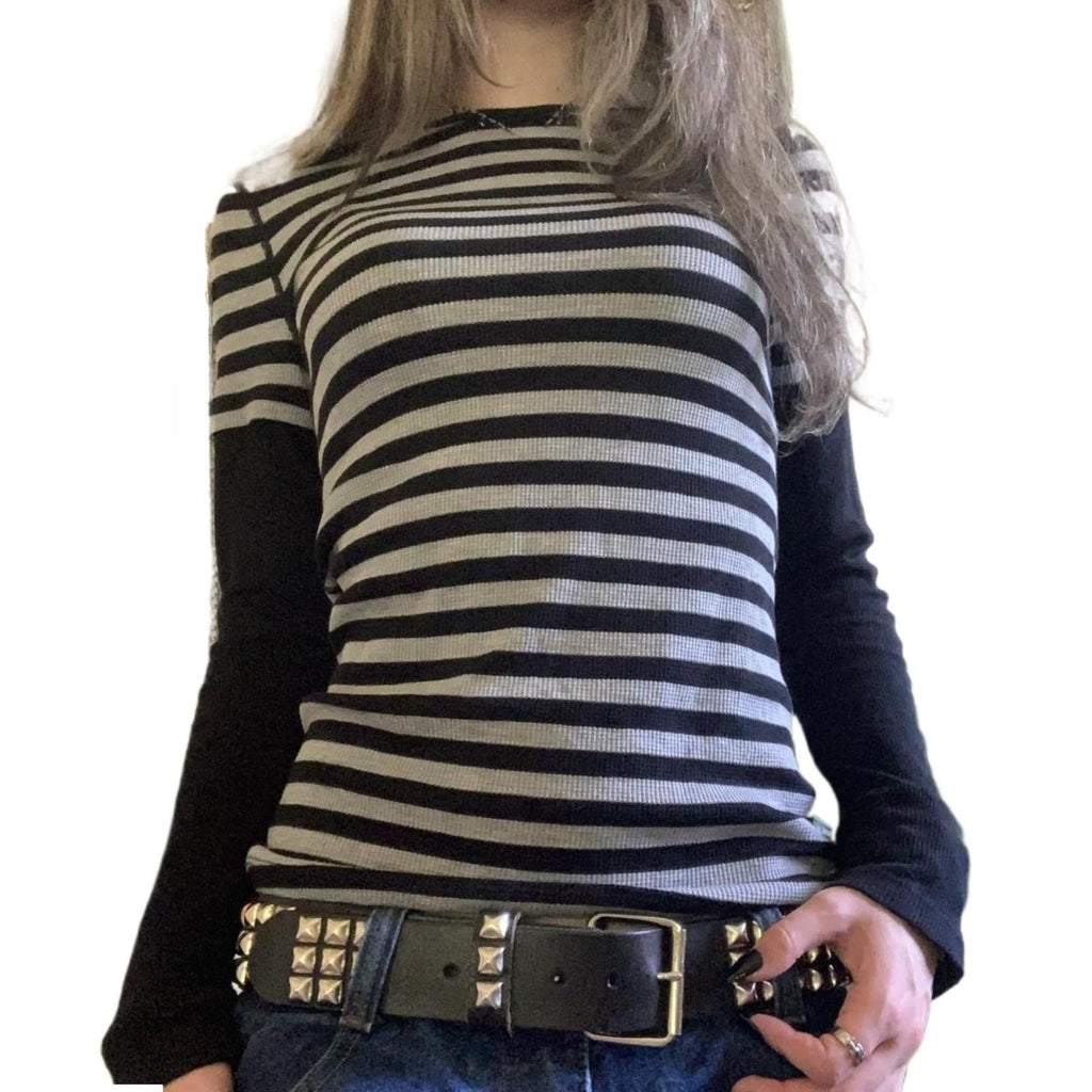 Hesaco Womens Y2k Grunge Teen Girls Tee 2000s Clothes Long Sleeve Emo Goth Top Vintage Graphic Tees